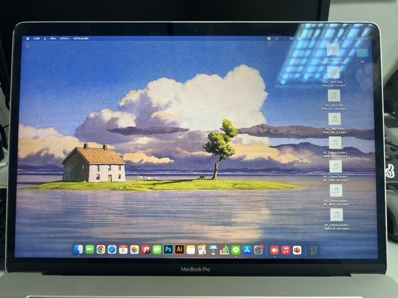 รับ Macbook pro 2018 7 line oa chat 231006 192636