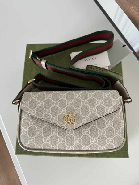 รับกระเป๋า Gucci 77 1000048809
