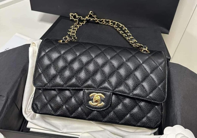 รับ Chanel Classic 10” 89 1000060008