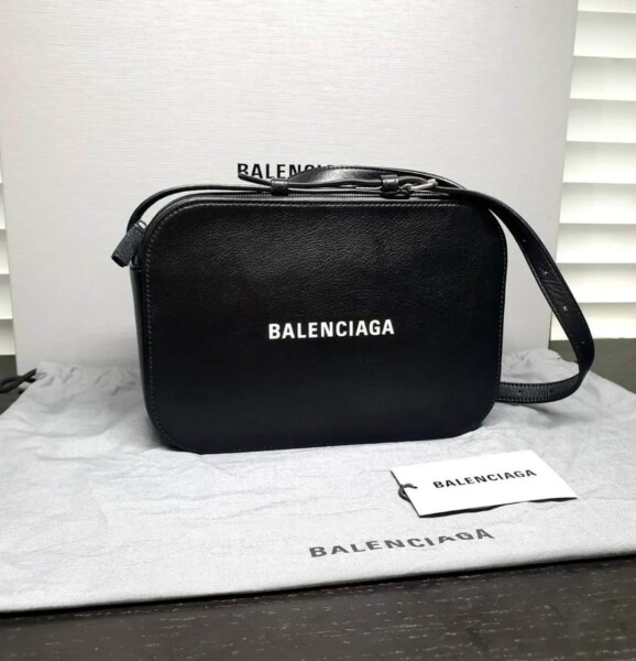 รับกระเป๋า Balenciaca ปี 2020 85 1000060576