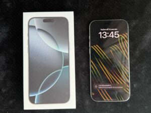 1000075608