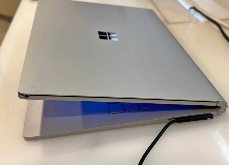 รับจำนำ Microsoft Surface Book 2 17 1000079428
